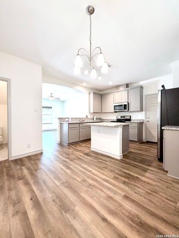 2045 Silver Oaks, San Antonio, TX 78213