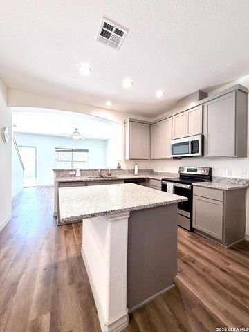 2045 Silver Oaks, San Antonio, TX 78213