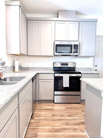 2045 Silver Oaks, San Antonio, TX 78213