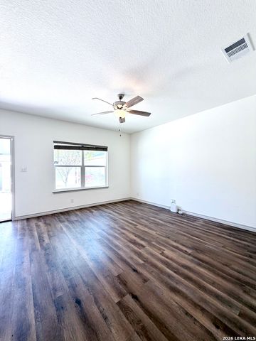 2045 Silver Oaks, San Antonio, TX 78213