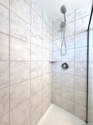 2045 Silver Oaks, San Antonio, TX 78213