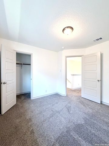 2045 Silver Oaks, San Antonio, TX 78213