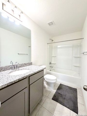 2045 Silver Oaks, San Antonio, TX 78213