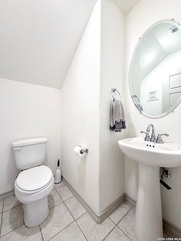 2045 Silver Oaks, San Antonio, TX 78213