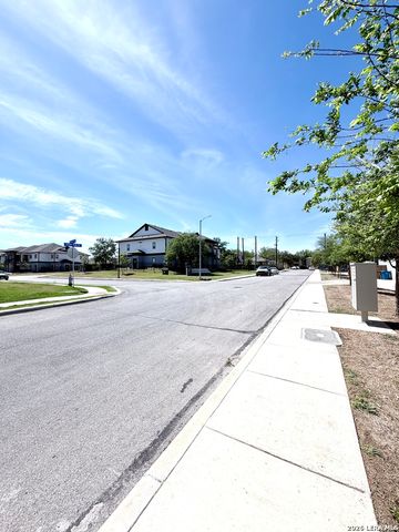 2045 Silver Oaks, San Antonio, TX 78213