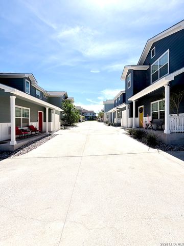 2045 Silver Oaks, San Antonio, TX 78213