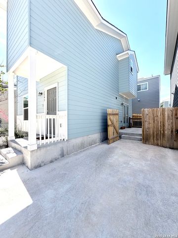 2045 Silver Oaks, San Antonio, TX 78213