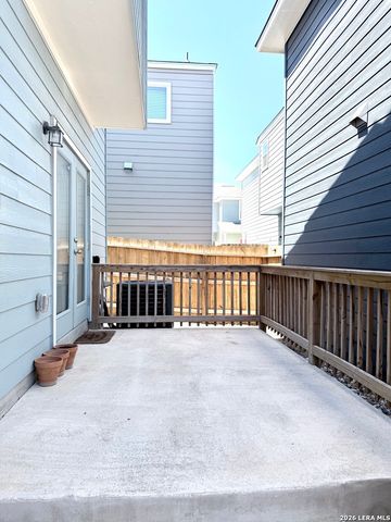 2045 Silver Oaks, San Antonio, TX 78213