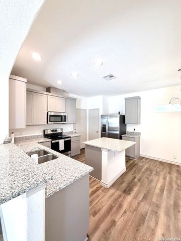 2045 Silver Oaks, San Antonio, TX 78213