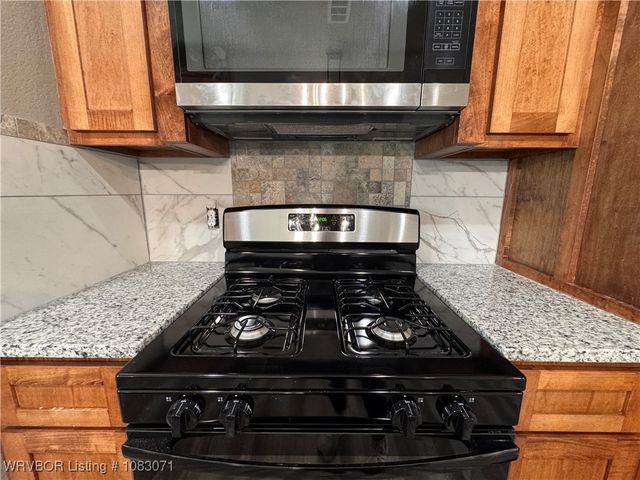 30644 Annabel Avenue, Howe, OK 74940