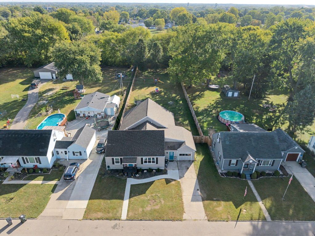 349 Armand Drive 349 Armand Drive, Troy, OH 45373