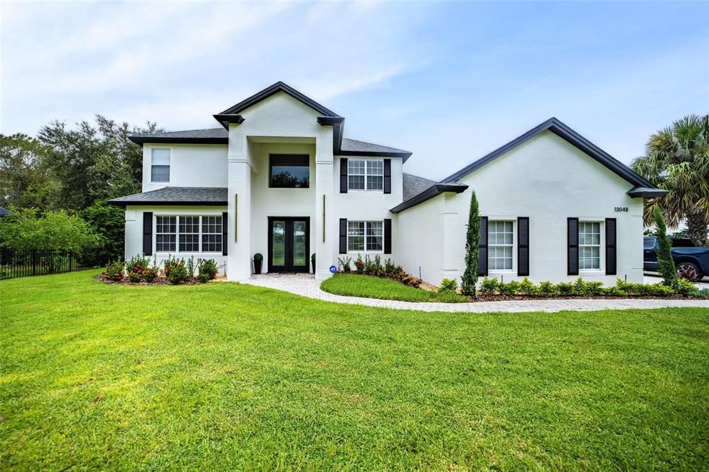 Image 2 of property listing at 13048 LAKE ROPER CT., Windermere, FL 34786