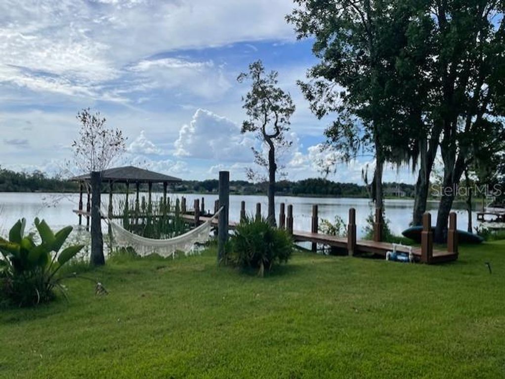 Image 20 of property listing at 13048 LAKE ROPER CT., Windermere, FL 34786