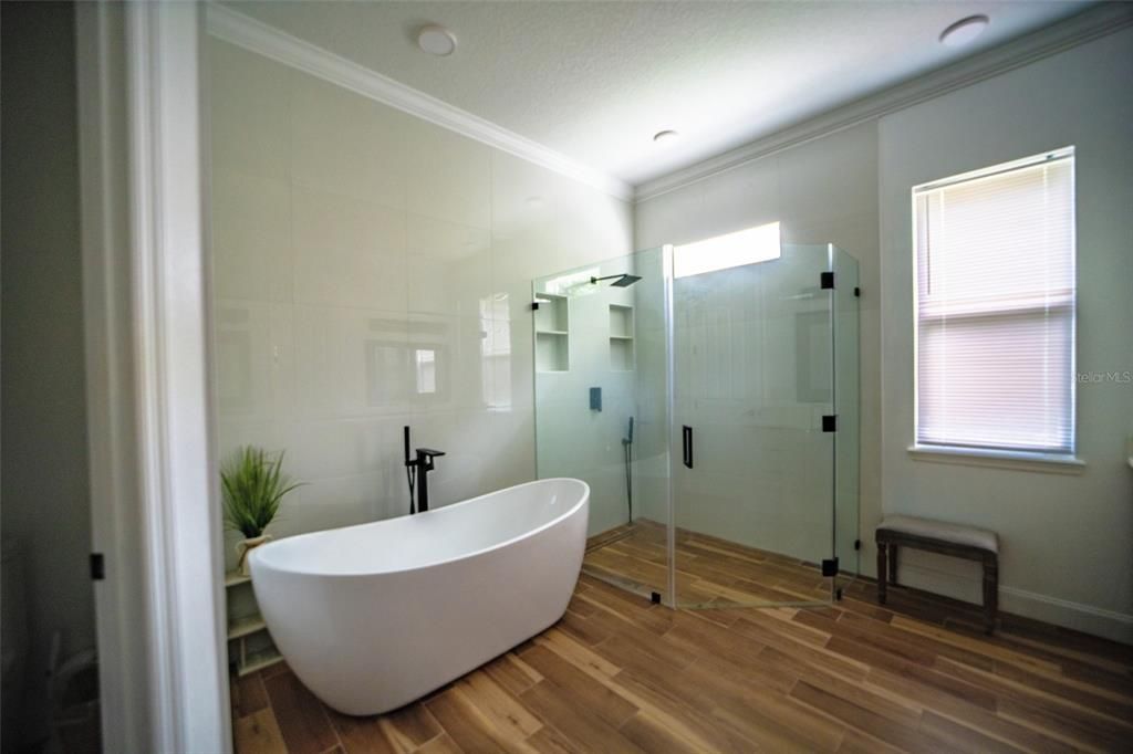 Image 55 of property listing at 13048 LAKE ROPER CT., Windermere, FL 34786