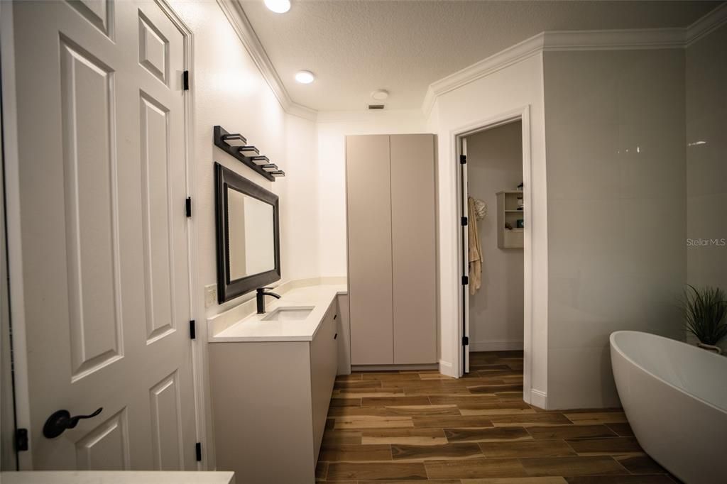 Image 56 of property listing at 13048 LAKE ROPER CT., Windermere, FL 34786