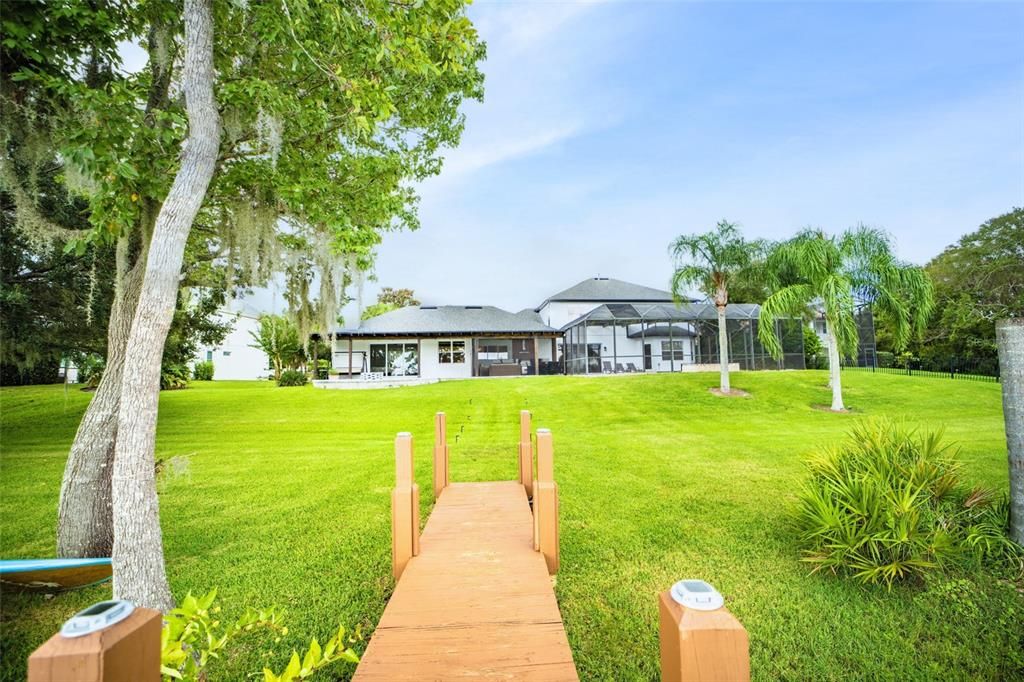 Image 9 of property listing at 13048 LAKE ROPER CT., Windermere, FL 34786