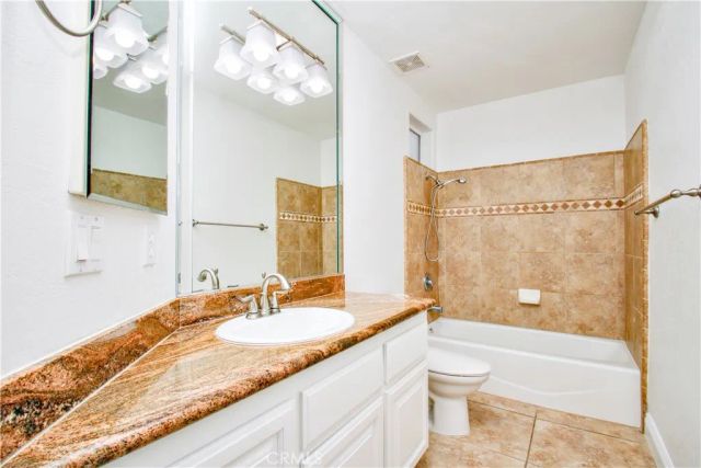 7772 Grand Avenue, Yucca Valley, CA 92284