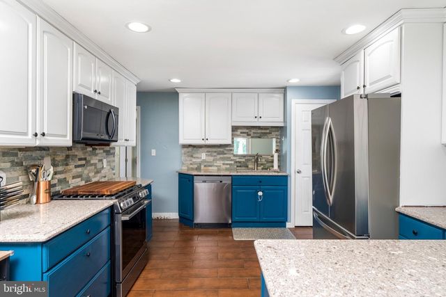 400 MONMOUTH ST, Hightstown, NJ 08520