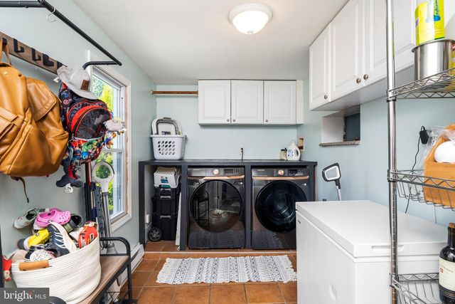 400 MONMOUTH ST, Hightstown, NJ 08520