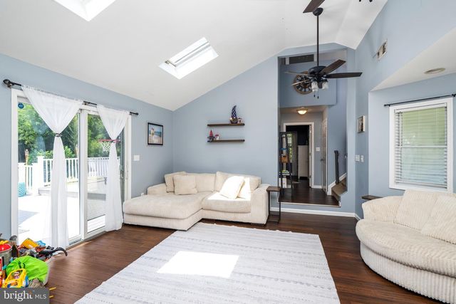400 MONMOUTH ST, Hightstown, NJ 08520