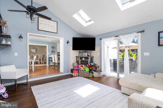 400 MONMOUTH ST, Hightstown, NJ 08520