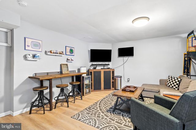 400 MONMOUTH ST, Hightstown, NJ 08520