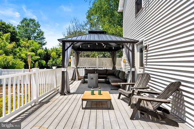 400 MONMOUTH ST, Hightstown, NJ 08520