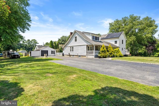 400 MONMOUTH ST, Hightstown, NJ 08520