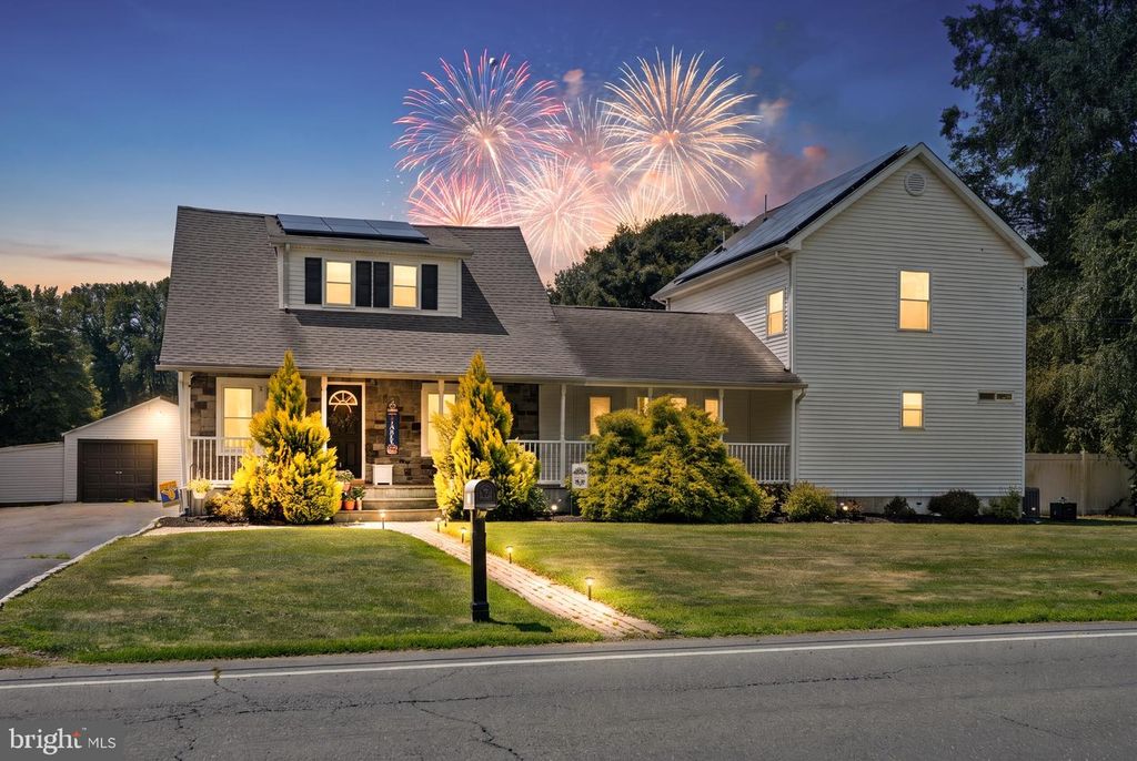 400 MONMOUTH ST, Hightstown, NJ 08520
