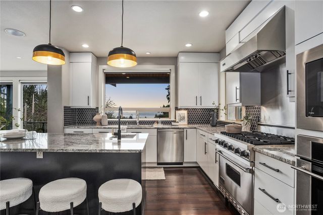 1540 Kirkland Avenue, Kirkland, WA 98033