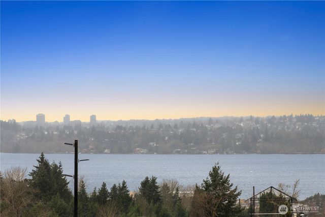 1540 Kirkland Avenue, Kirkland, WA 98033