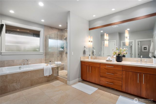 1540 Kirkland Avenue, Kirkland, WA 98033