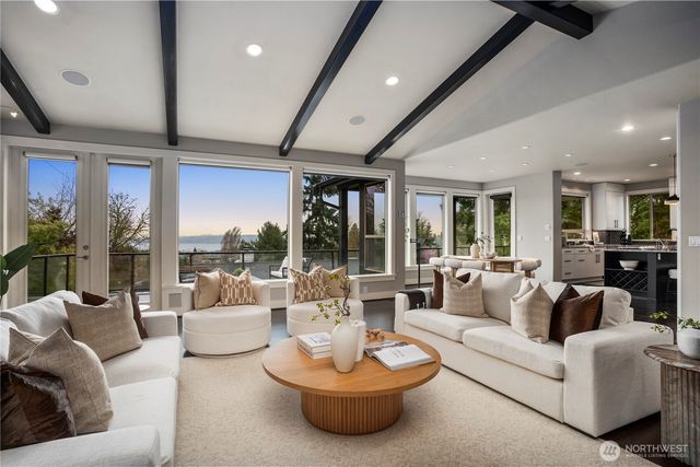 1540 Kirkland Avenue, Kirkland, WA 98033