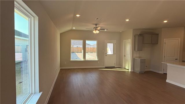 106 Kokomo Ct, Rockport, TX 78382