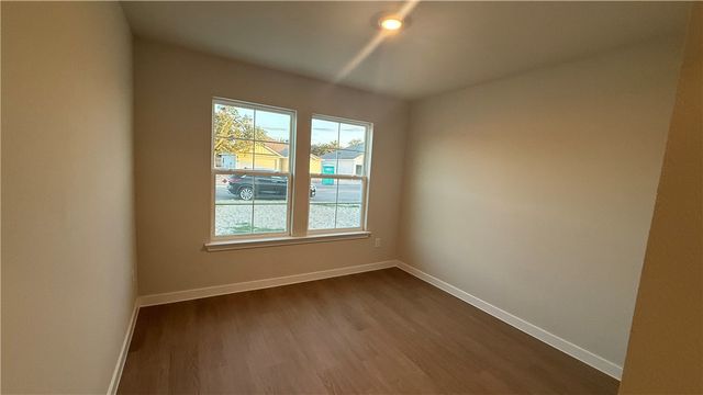 106 Kokomo Ct, Rockport, TX 78382