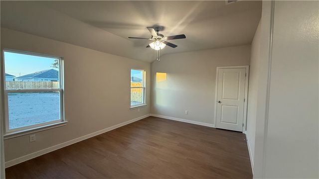 106 Kokomo Ct, Rockport, TX 78382