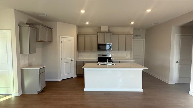 106 Kokomo Ct, Rockport, TX 78382