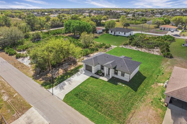 2807 74th Street W, Lehigh Acres, FL 33971