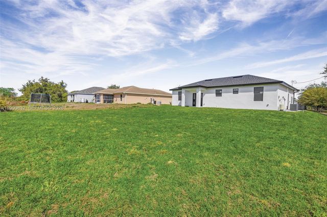 2807 74th Street W, Lehigh Acres, FL 33971