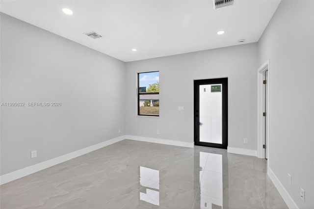 2807 74th Street W, Lehigh Acres, FL 33971