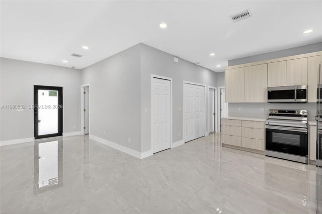 2807 74th Street W, Lehigh Acres, FL 33971