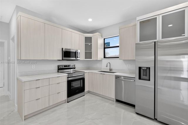 2807 74th Street W, Lehigh Acres, FL 33971