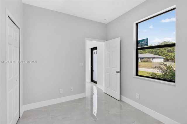 2807 74th Street W, Lehigh Acres, FL 33971