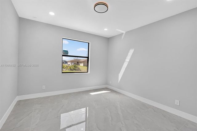 2807 74th Street W, Lehigh Acres, FL 33971