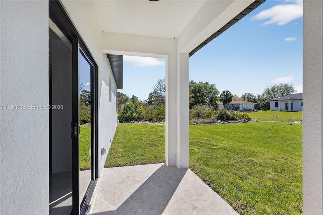 2807 74th Street W, Lehigh Acres, FL 33971