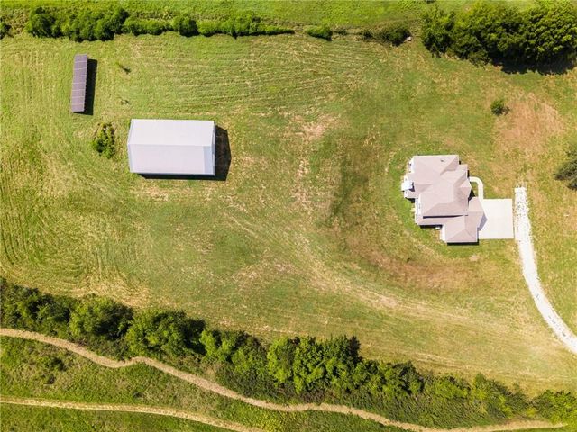 1910 600th Road, Kingsville, MO 64061