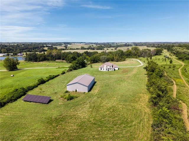 1910 600th Road, Kingsville, MO 64061