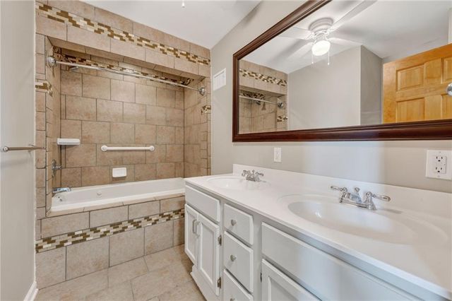 1910 600th Road, Kingsville, MO 64061