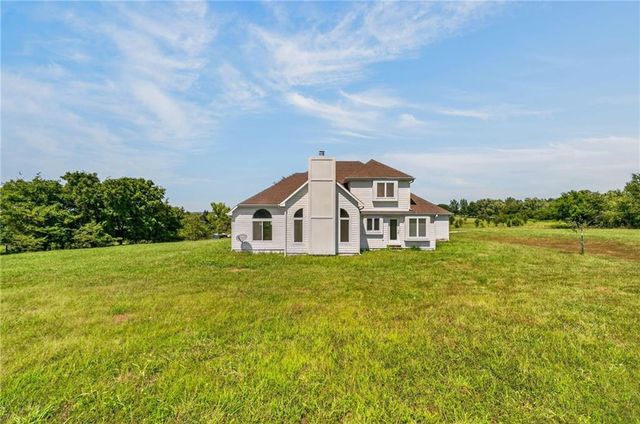 1910 600th Road, Kingsville, MO 64061