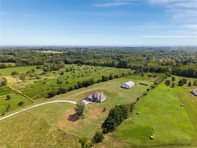 1910 600th Road, Kingsville, MO 64061